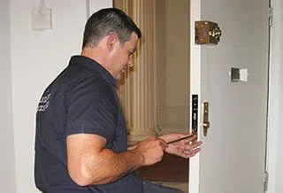 Safe Key Locksmith Service Chicago, IL 312-288-7597 - locksmith-6